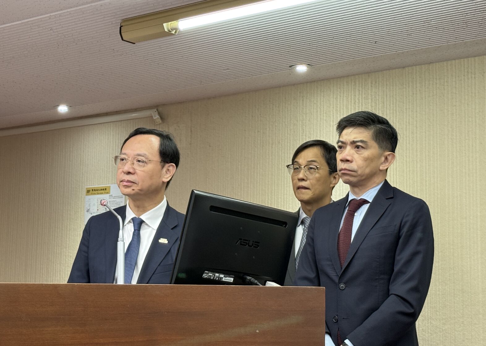 【藍蝴蝶專欄】從20%到「我負責」：毒油風暴如何演變成政府信任危機