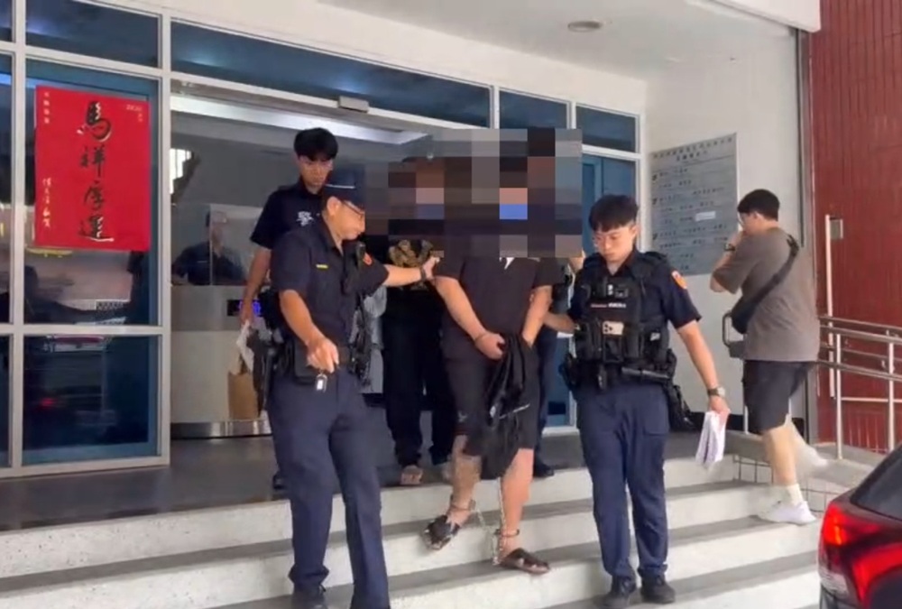 為躲9年刑期帶女友四處藏　警全副武裝夜襲攻堅逮通緝犯