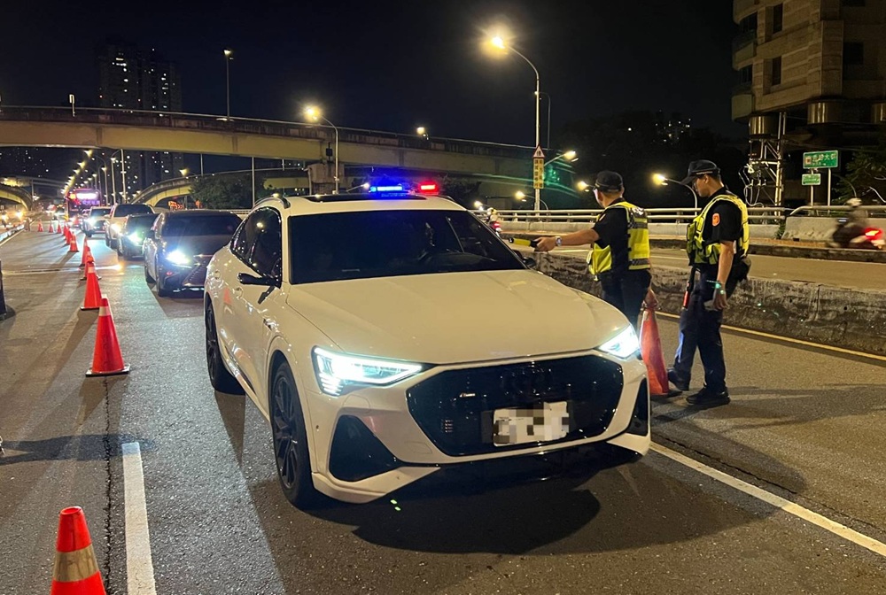 全市同步掃蕩　新北警一晚查獲毒酒駕共29件