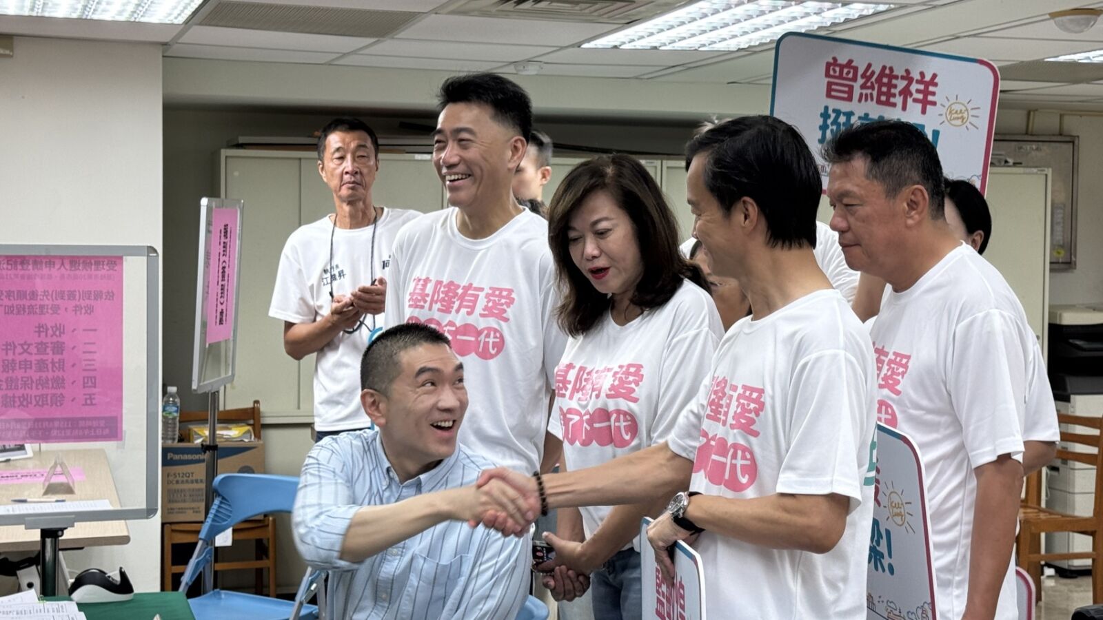 謝國樑登記拚連任　喊話市民齊心「把愛留在基隆」