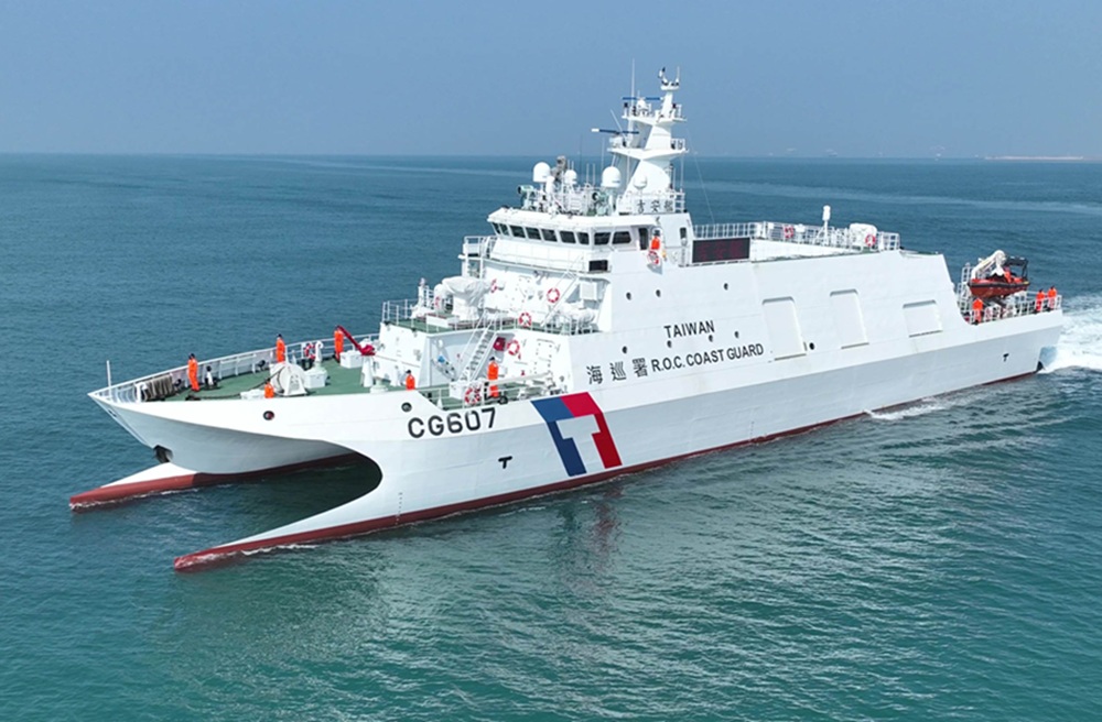 中國海警普陀山艦編隊執法巡查　海巡署批假執法真擴權