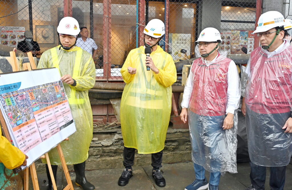 侯友宜視察捷運土城樹林線、五股中港東抽水站防颱整備　慰問辛勞施工及防汛人員